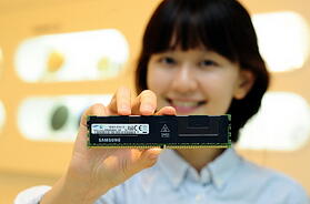 Samsung_64GB_TSV_DDR4_module-3